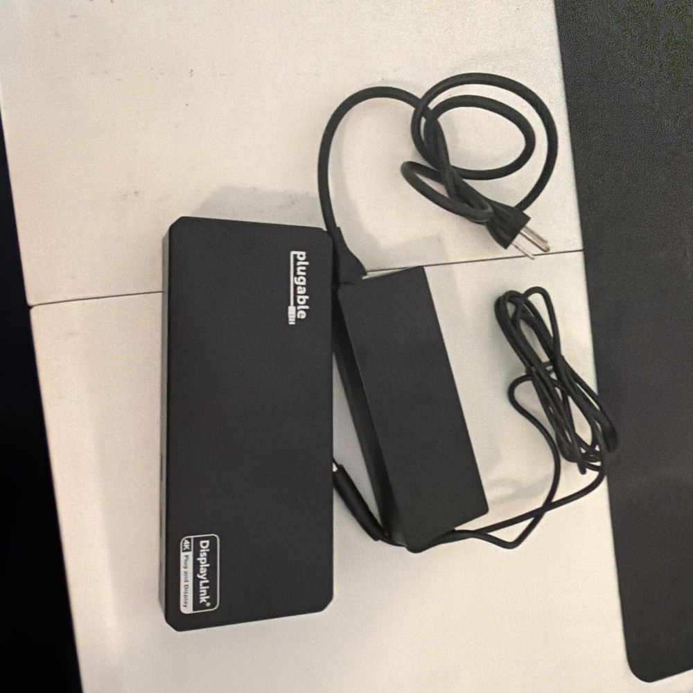 Plugable UD-6950PDZ DisplayLink Plug and Display Docking Station. 4K See Descrip